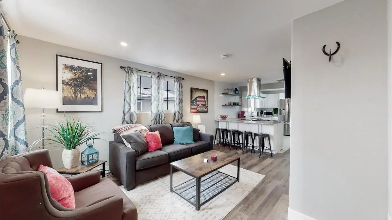 Remodeled Bunkhouse In Denver Villa